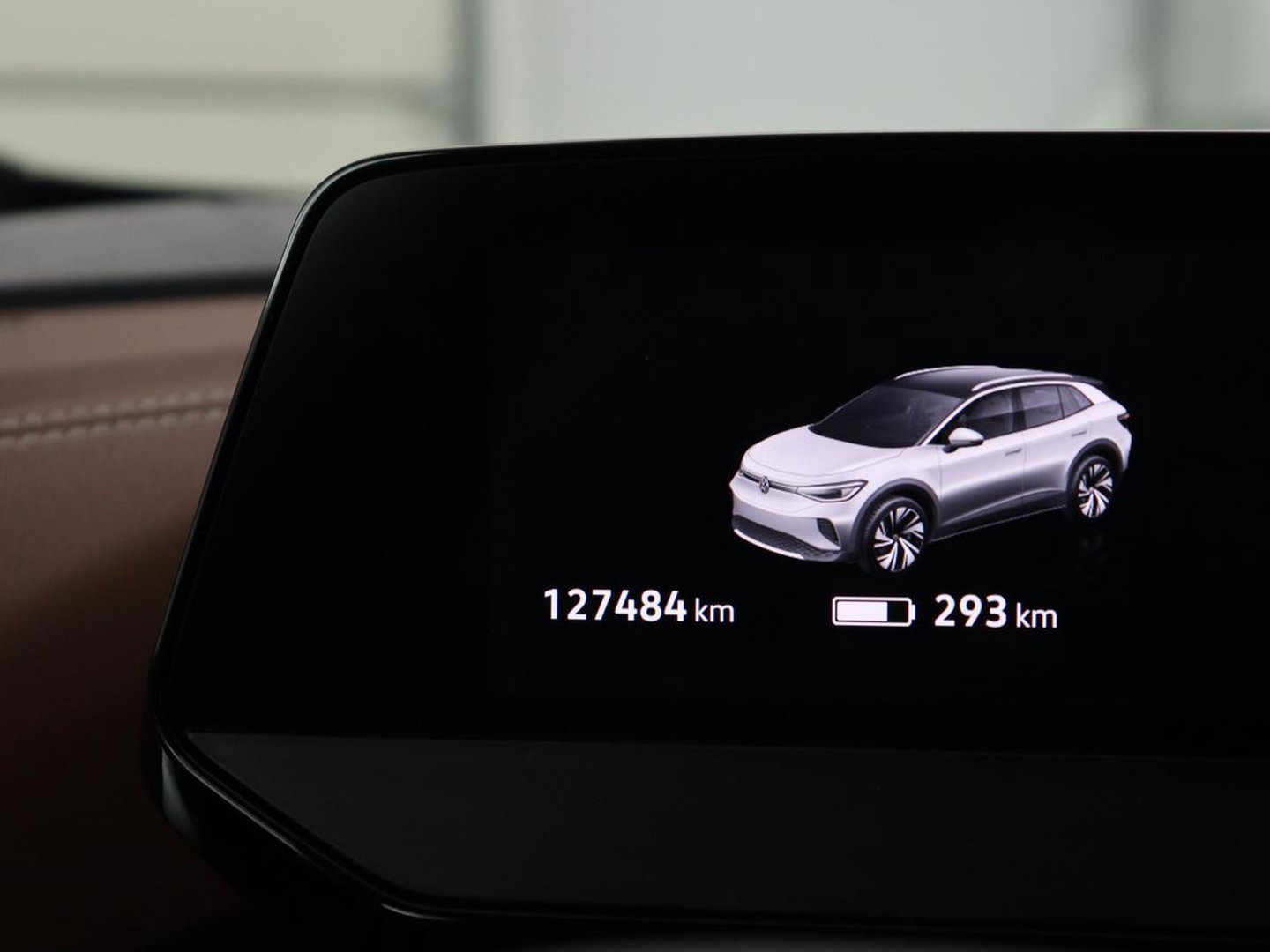 Volkswagen ID.4 Tech 77 kWh | SOH 92,2% | Panorama | 360 Camera | Head up | Virtual cockpit | Sfeerverlichting | Stoel/Stuurverwarming | Adaptive cruise | Carplay | Traffic assist | Climate control | Half leder/velours