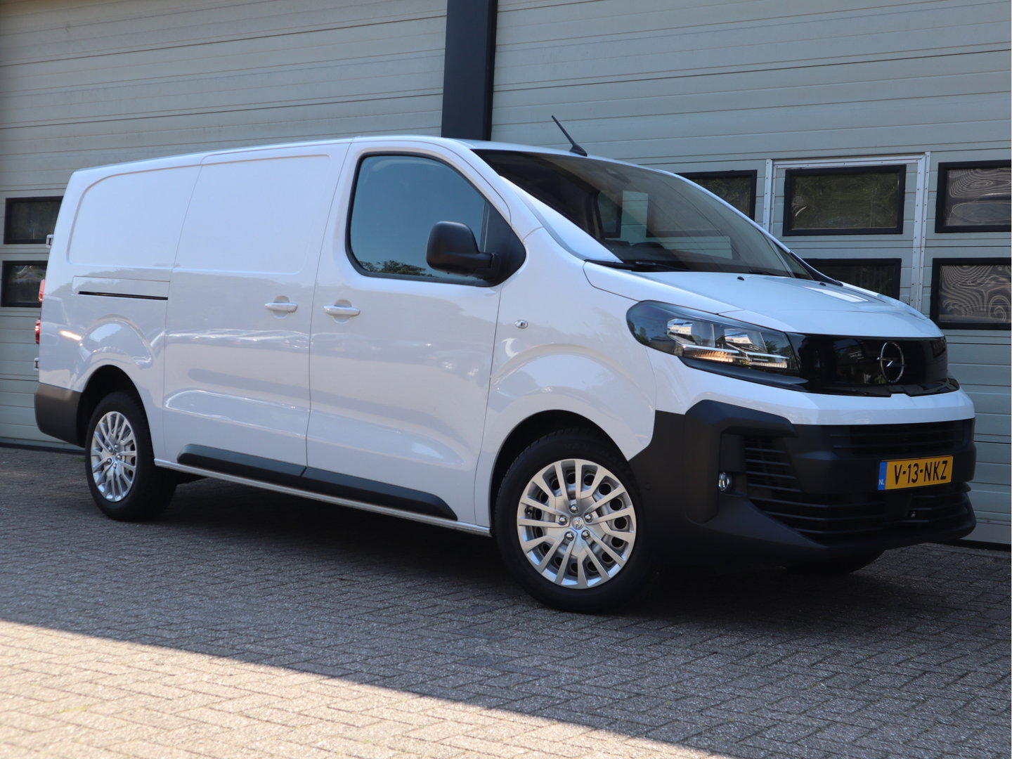 Opel Vivaro 2.0 177pk Euro 6 Automaat L3 Lang - Apple - Cruise - Stuurverwarming