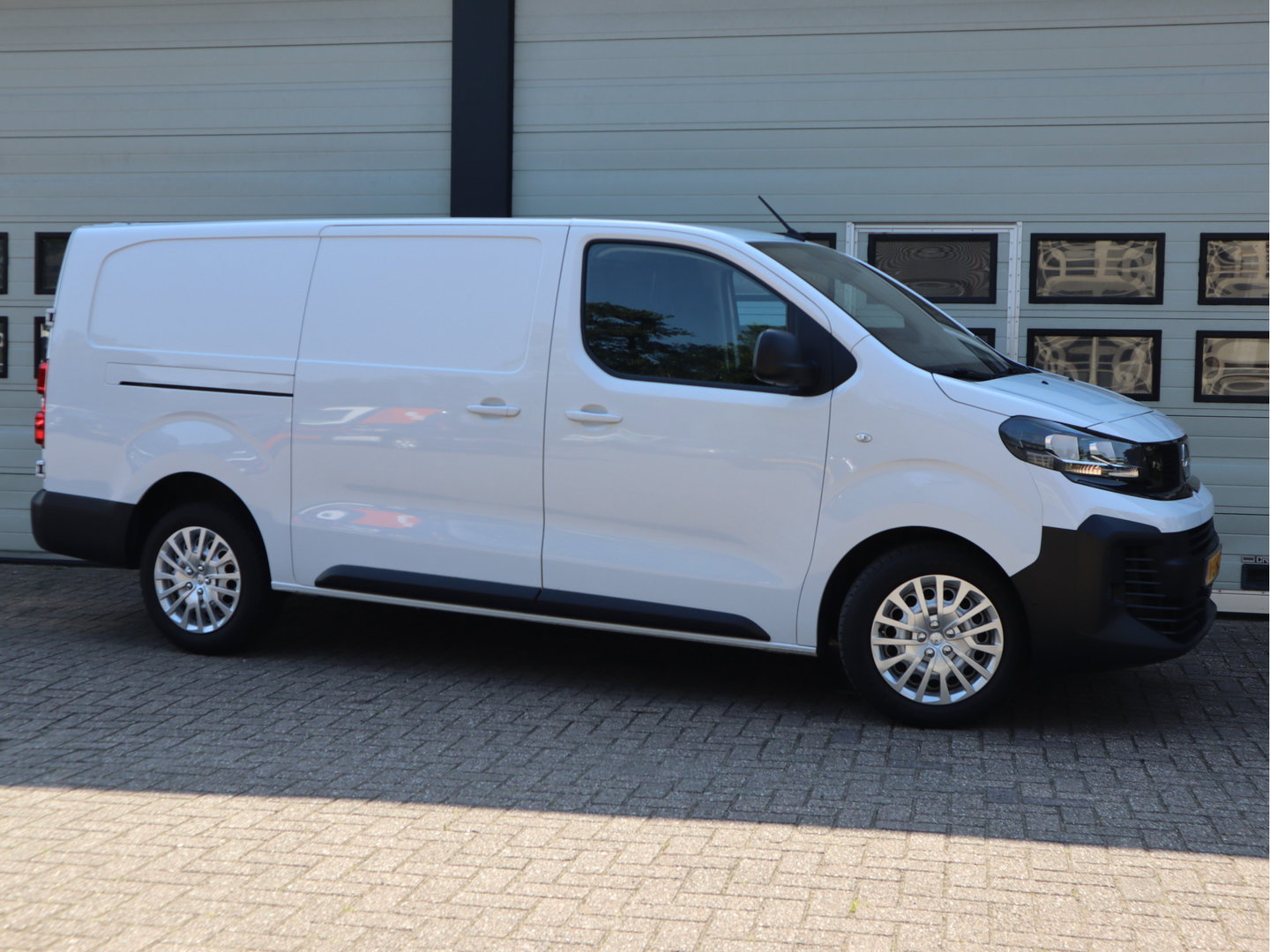 Opel Vivaro 2.0 177pk Euro 6 Automaat L3 Lang - Apple - Cruise - Stuurverwarming