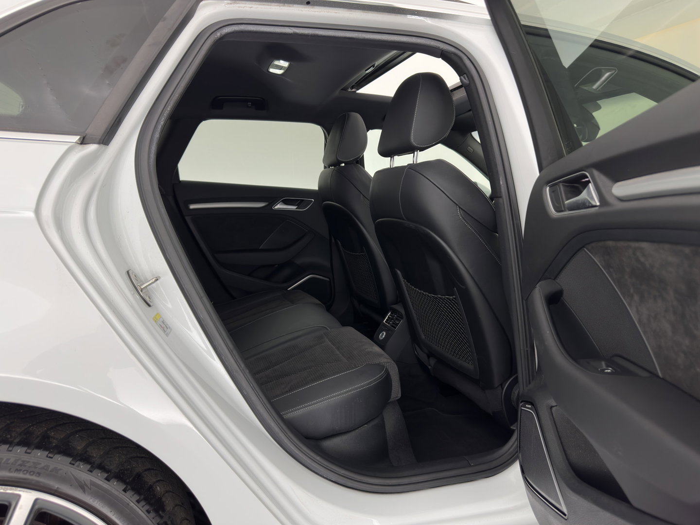 Audi A3 Sportback 1.4 e-tron S-Line Lease Edition (Plug-In) Aut. * PANO | LEATHER-ALCANTARA | BANG/OLUFSEN-AUDIO | DIGI-COCKPIT | HEATED-SPORTSEATS | FULL-LED | KEYLESS | NAVI-FULLMAP | PRIVACY-GLASS | ECC | PDC | ADAPTIVE-CRUISE | 18''ALU*