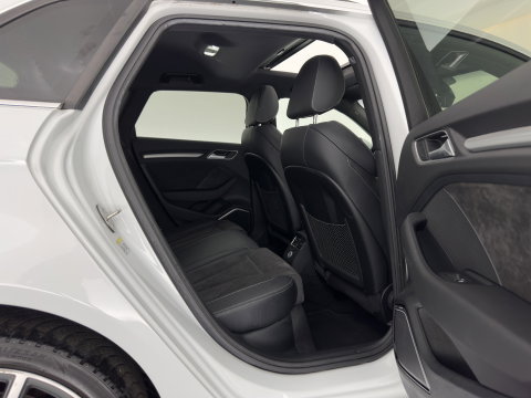 Audi A3 Sportback 1.4 e-tron S-Line Lease Edition (Plug-In) Aut. * PANO | LEATHER-ALCANTARA | BANG/OLUFSEN-AUDIO | DIGI-COCKPIT | HEATED-SPORTSEATS | FULL-LED | KEYLESS | NAVI-FULLMAP | PRIVACY-GLASS | ECC | PDC | ADAPTIVE-CRUISE | 18''ALU*