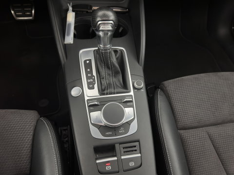 Audi A3 Sportback 1.4 e-tron S-Line Lease Edition (Plug-In) Aut. * PANO | LEATHER-ALCANTARA | BANG/OLUFSEN-AUDIO | DIGI-COCKPIT | HEATED-SPORTSEATS | FULL-LED | KEYLESS | NAVI-FULLMAP | PRIVACY-GLASS | ECC | PDC | ADAPTIVE-CRUISE | 18''ALU*