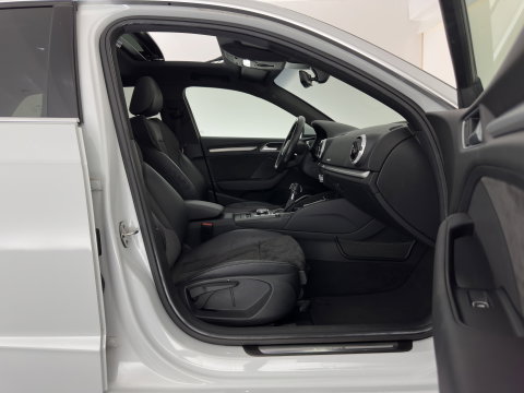 Audi A3 Sportback 1.4 e-tron S-Line Lease Edition (Plug-In) Aut. * PANO | LEATHER-ALCANTARA | BANG/OLUFSEN-AUDIO | DIGI-COCKPIT | HEATED-SPORTSEATS | FULL-LED | KEYLESS | NAVI-FULLMAP | PRIVACY-GLASS | ECC | PDC | ADAPTIVE-CRUISE | 18''ALU*