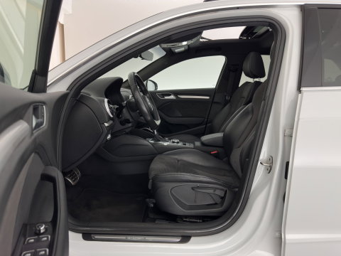 Audi A3 Sportback 1.4 e-tron S-Line Lease Edition (Plug-In) Aut. * PANO | LEATHER-ALCANTARA | BANG/OLUFSEN-AUDIO | DIGI-COCKPIT | HEATED-SPORTSEATS | FULL-LED | KEYLESS | NAVI-FULLMAP | PRIVACY-GLASS | ECC | PDC | ADAPTIVE-CRUISE | 18''ALU*