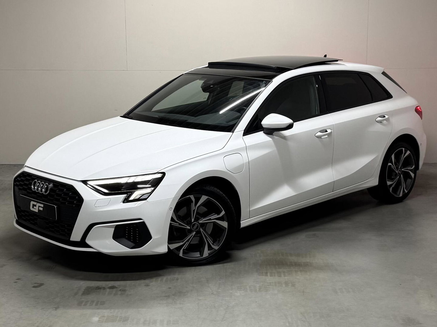 Audi A3 Sportback 40 TFSIe S-Line Pano CarPlay Cruise Navi