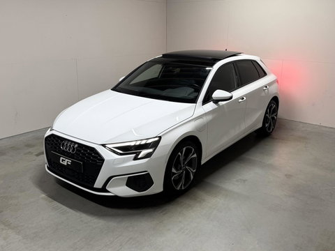 Audi A3 Sportback 40 TFSIe S-Line Pano CarPlay Cruise Navi