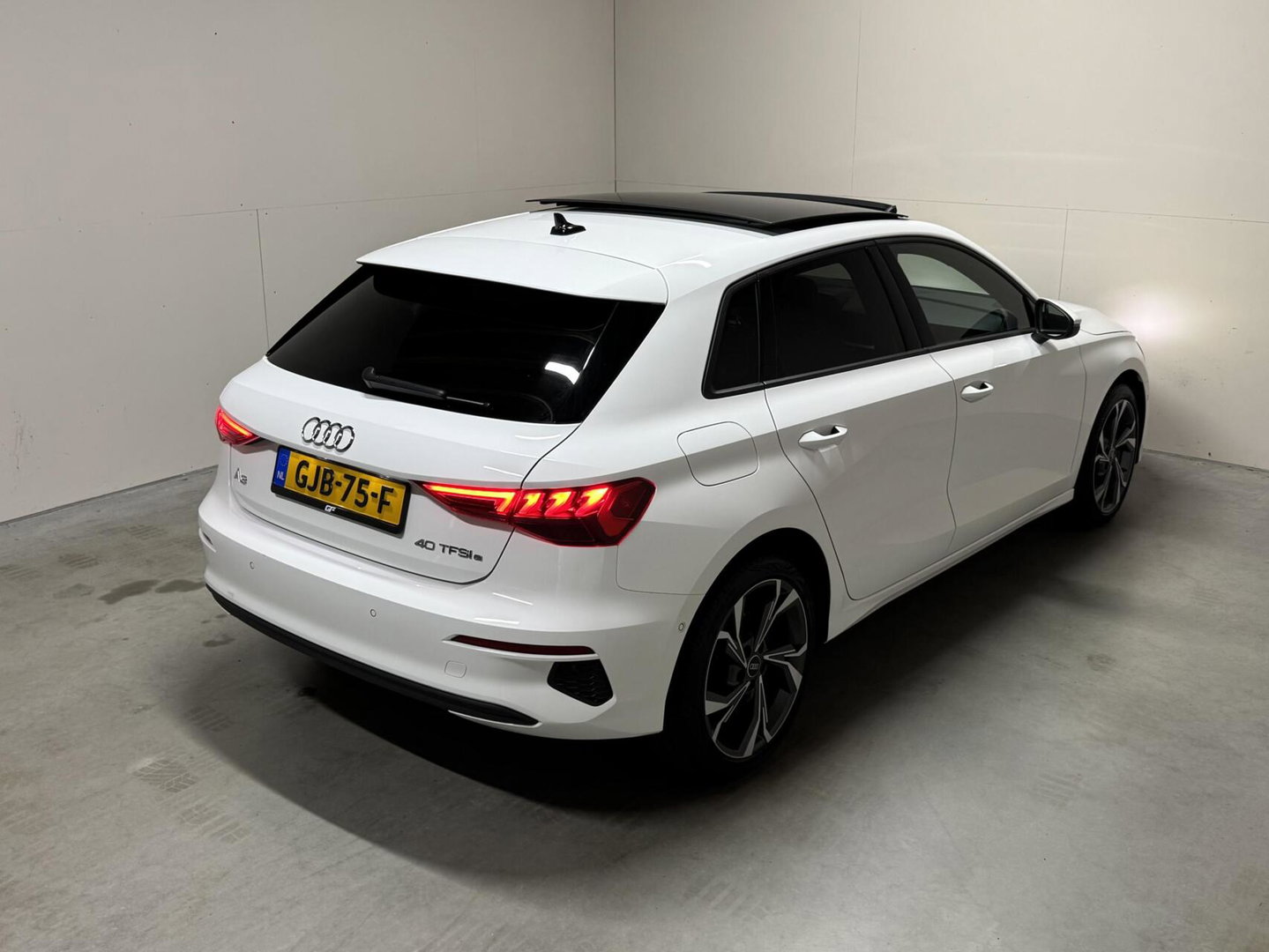 Audi A3 Sportback 40 TFSIe S-Line Pano CarPlay Cruise Navi