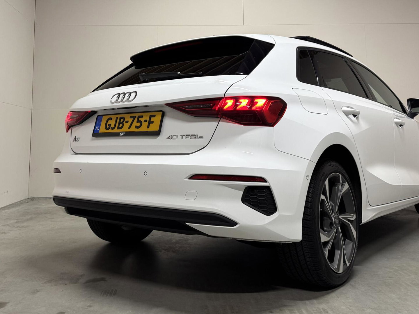 Audi A3 Sportback 40 TFSIe S-Line Pano CarPlay Cruise Navi