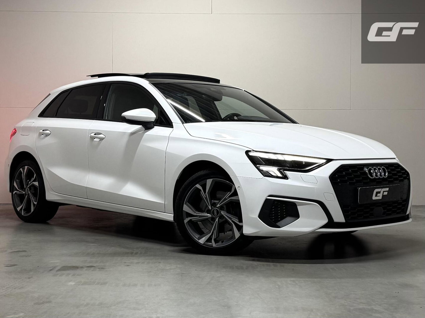 Audi A3 Sportback 40 TFSIe S-Line Pano CarPlay Cruise Navi