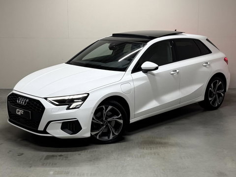Audi A3 Sportback 40 TFSIe S-Line Pano CarPlay Cruise Navi