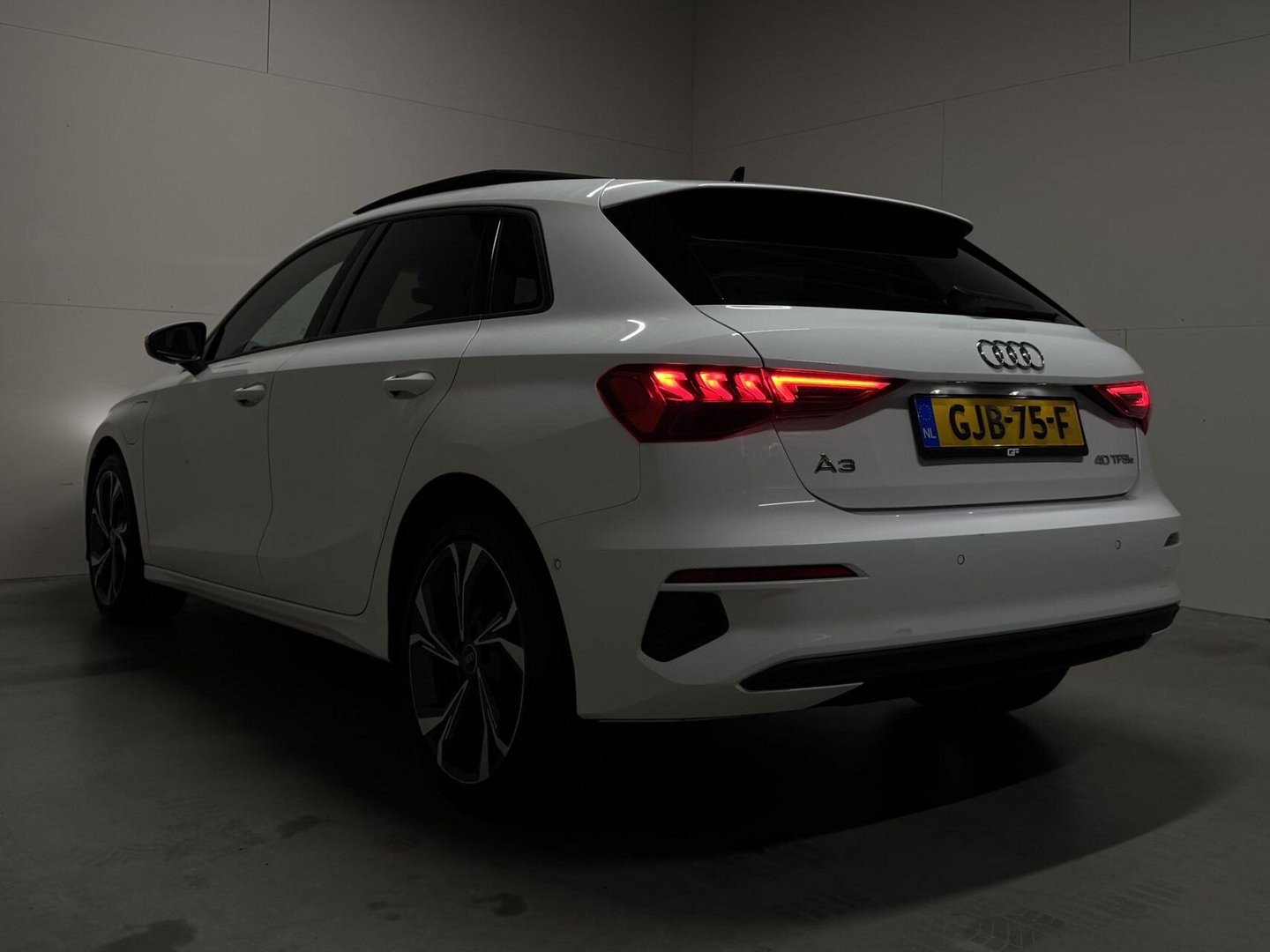 Audi A3 Sportback 40 TFSIe S-Line Pano CarPlay Cruise Navi