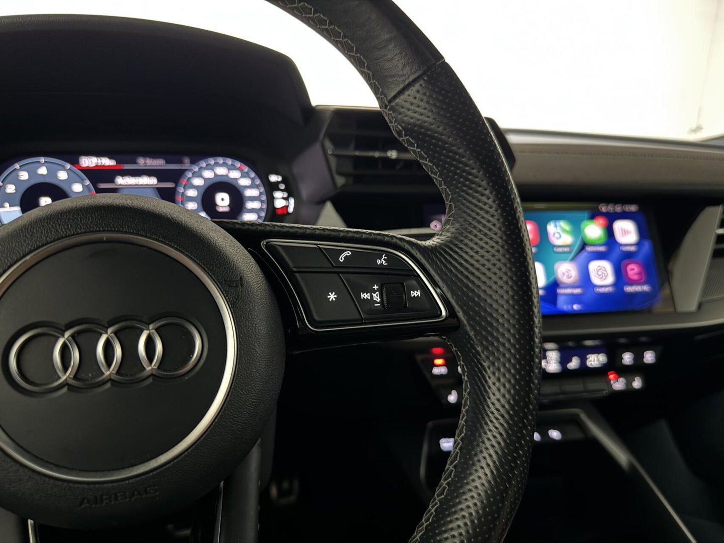 Audi A3 Sportback 40 TFSIe S-Line Pano CarPlay Cruise Navi