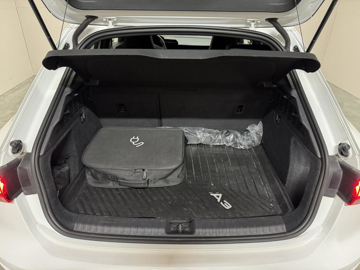 Audi A3 Sportback 40 TFSIe S-Line Pano CarPlay Cruise Navi
