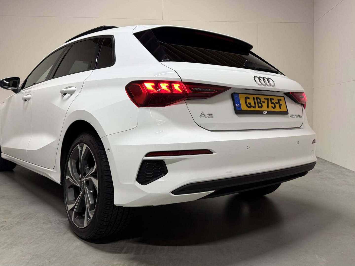 Audi A3 Sportback 40 TFSIe S-Line Pano CarPlay Cruise Navi