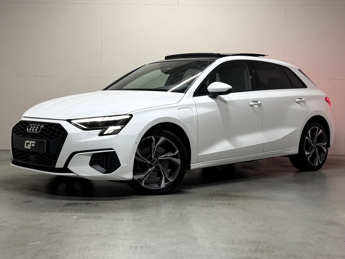 Audi A3 Sportback 40 TFSIe S-Line Pano CarPlay Cruise Navi