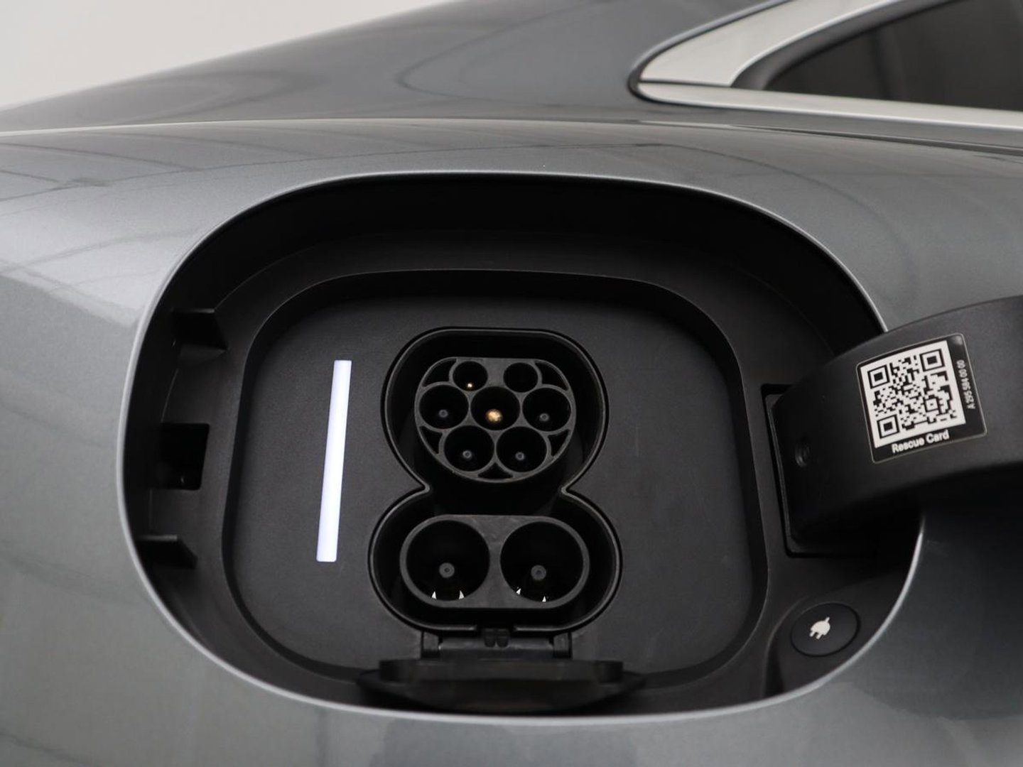 Mercedes-Benz EQE 300 Business Line 89 kWh SOH 95,8 | Panoramadak | Adaptive cruise | Burmester | Leder | Camera | Carplay | Warmtepomp | Stoelverwarming | Sfeerverlichting | Botspreventie