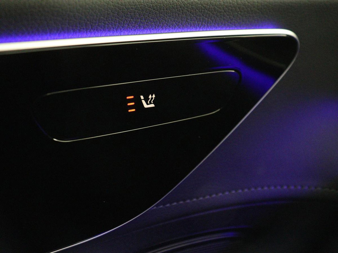 Mercedes-Benz EQE 300 Business Line 89 kWh SOH 95,8 | Panoramadak | Adaptive cruise | Burmester | Leder | Camera | Carplay | Warmtepomp | Stoelverwarming | Sfeerverlichting | Botspreventie