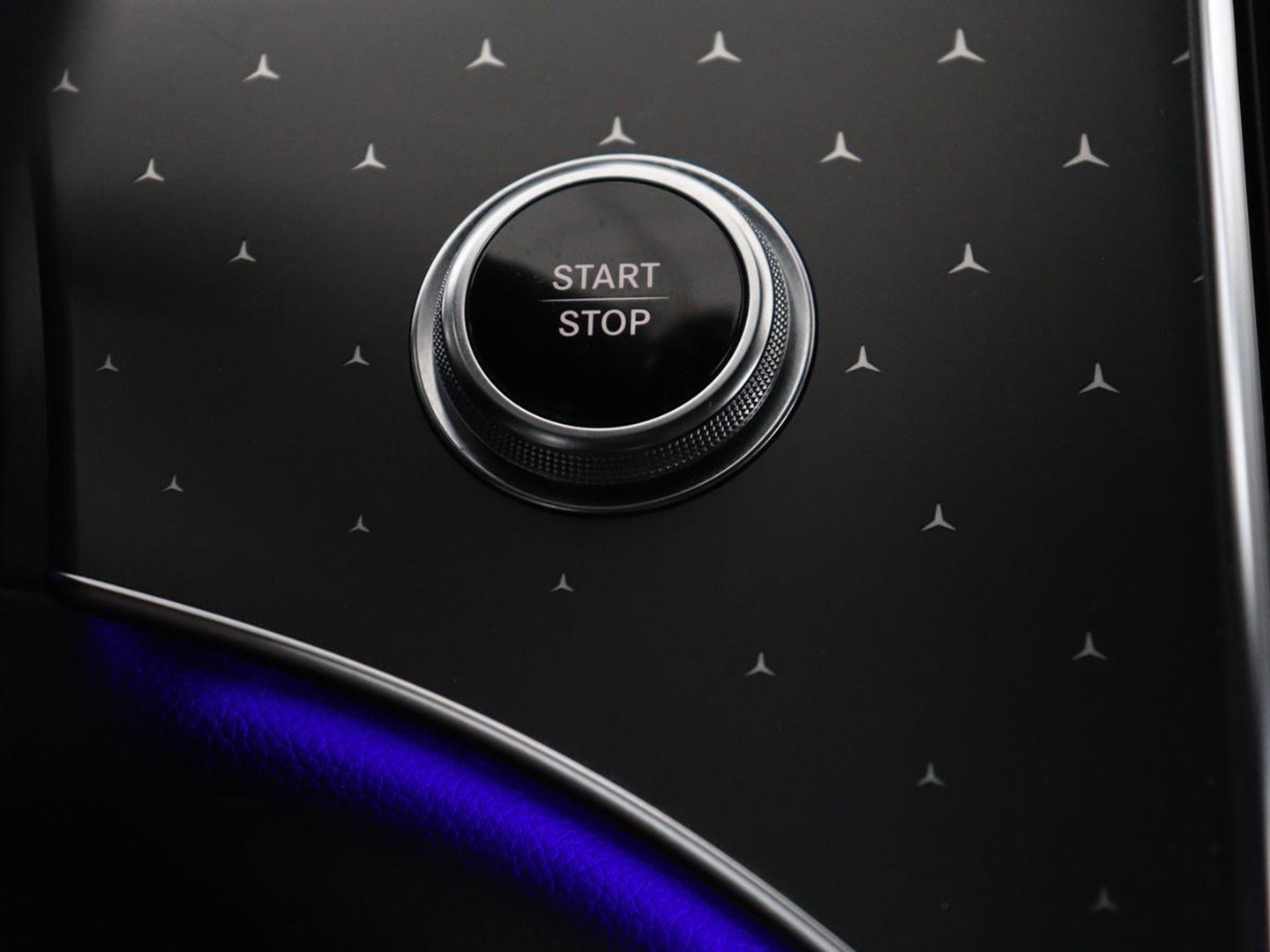 Mercedes-Benz EQE 300 Business Line 89 kWh SOH 95,8 | Panoramadak | Adaptive cruise | Burmester | Leder | Camera | Carplay | Warmtepomp | Stoelverwarming | Sfeerverlichting | Botspreventie