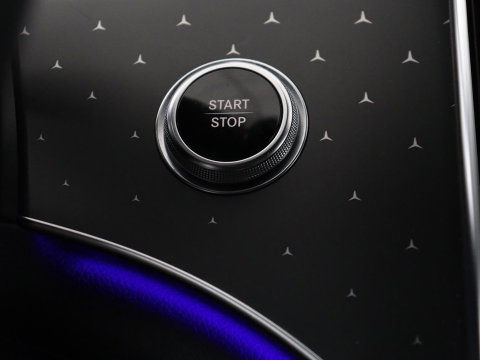 Mercedes-Benz EQE 300 Business Line 89 kWh SOH 95,8 | Panoramadak | Adaptive cruise | Burmester | Leder | Camera | Carplay | Warmtepomp | Stoelverwarming | Sfeerverlichting | Botspreventie