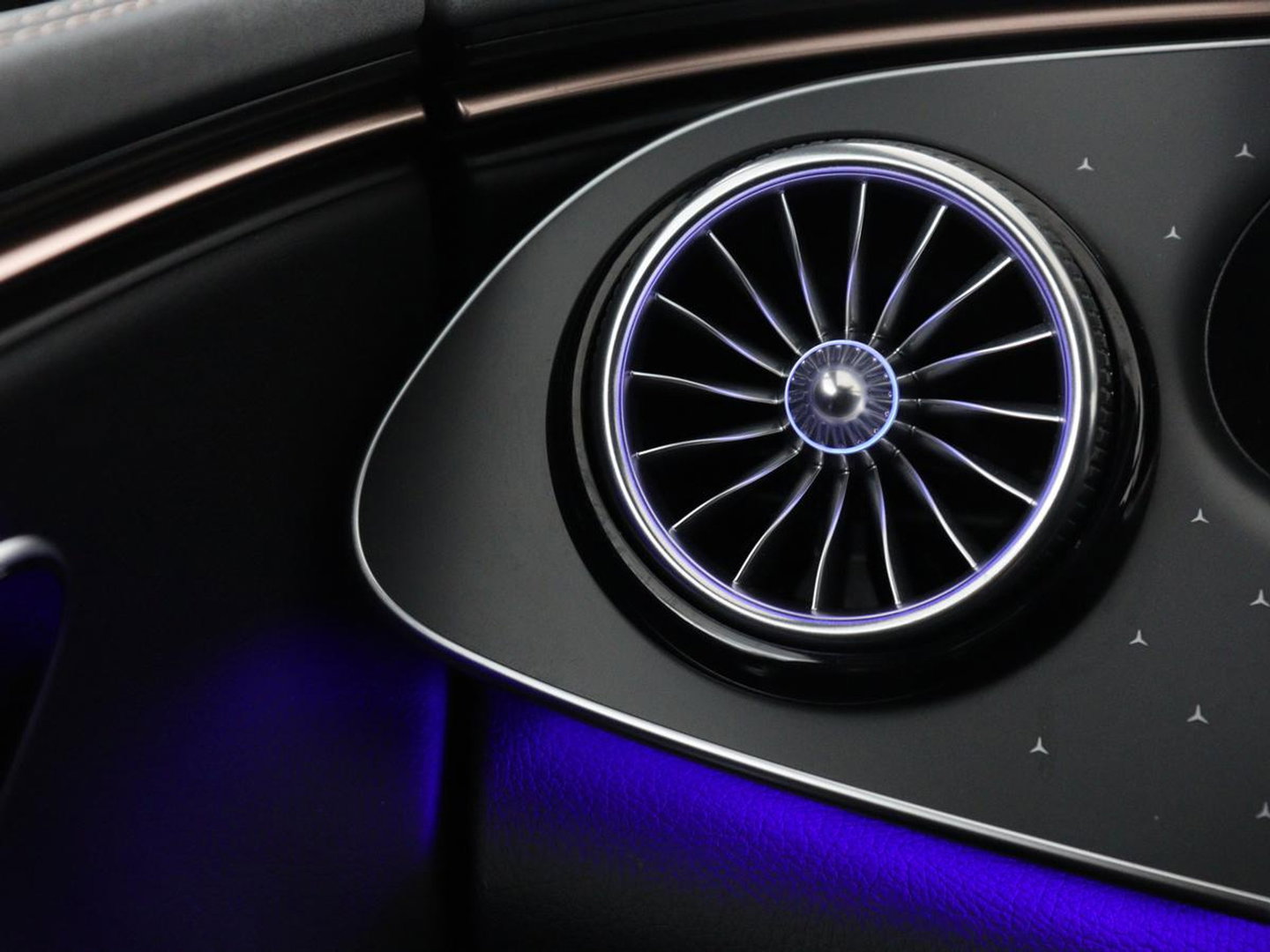 Mercedes-Benz EQE 300 Business Line 89 kWh SOH 95,8 | Panoramadak | Adaptive cruise | Burmester | Leder | Camera | Carplay | Warmtepomp | Stoelverwarming | Sfeerverlichting | Botspreventie