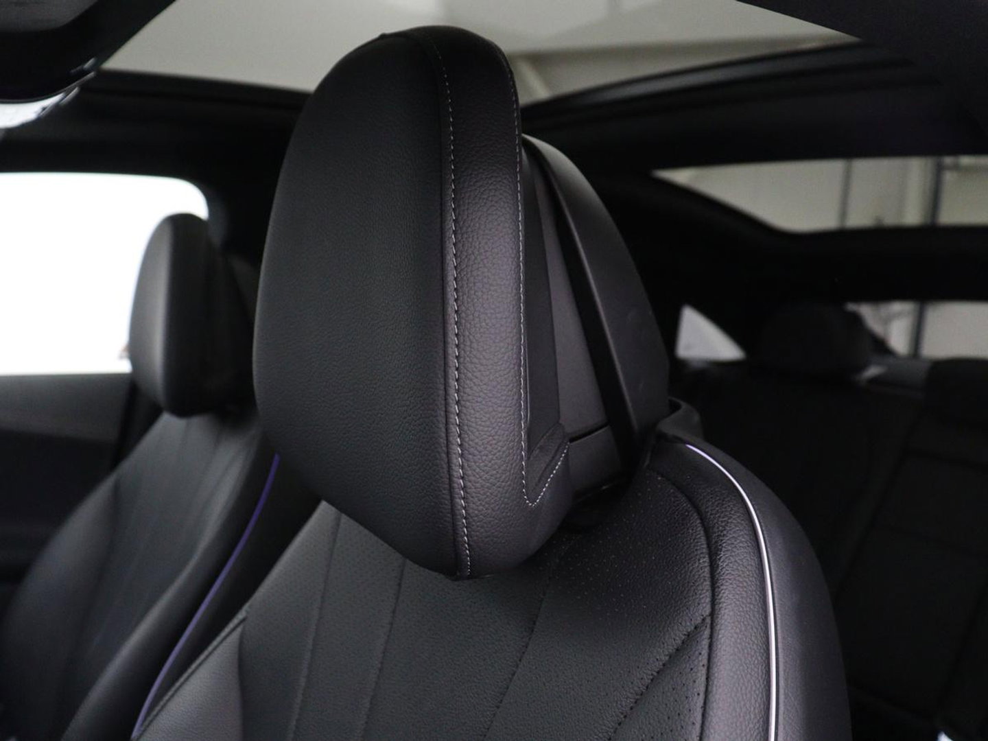 Mercedes-Benz EQE 300 Business Line 89 kWh SOH 95,8 | Panoramadak | Adaptive cruise | Burmester | Leder | Camera | Carplay | Warmtepomp | Stoelverwarming | Sfeerverlichting | Botspreventie