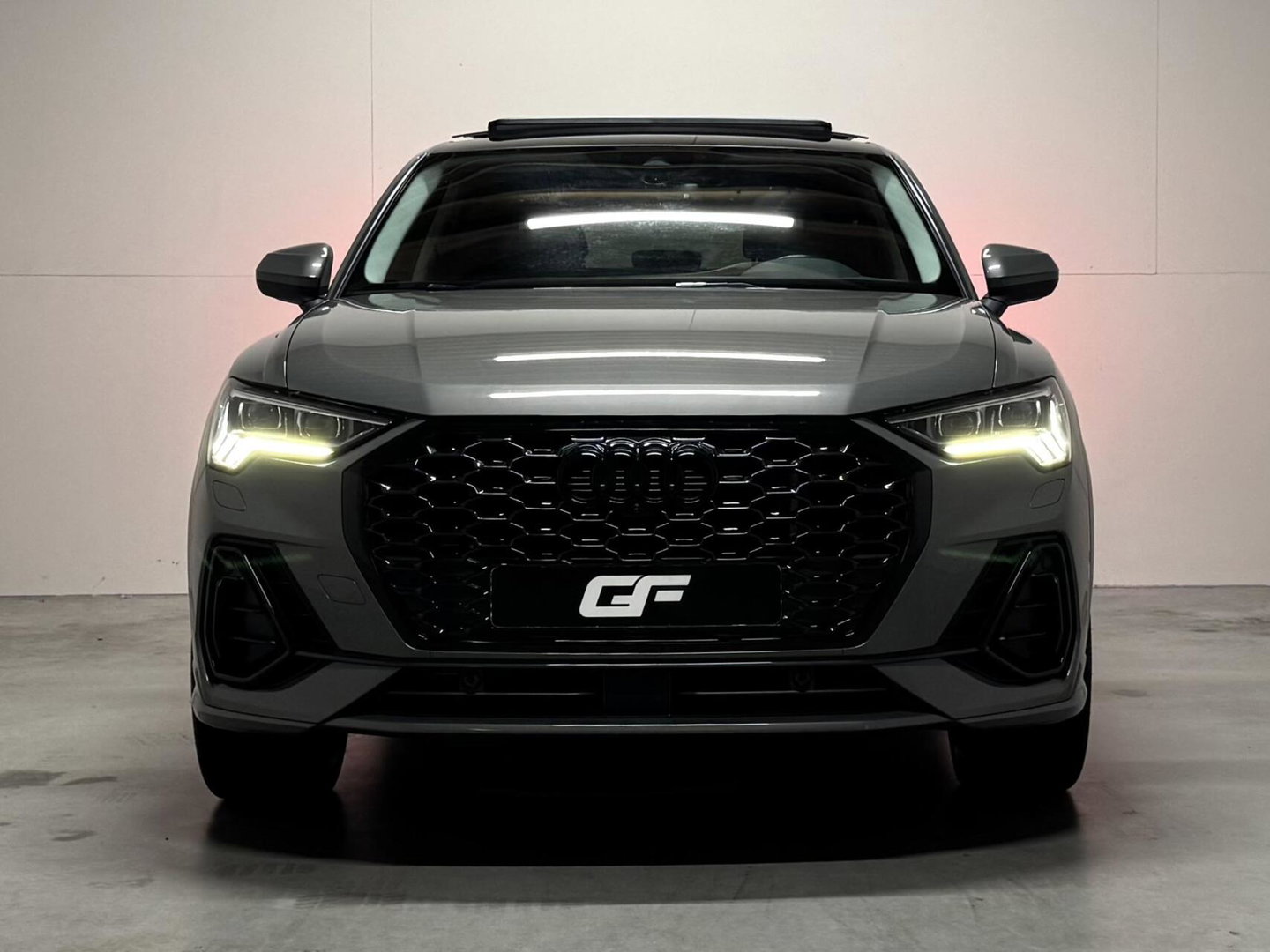 Audi Q3 45 TFSIe Black Edition S-line Pano Memory 360° Sfeer Virtual