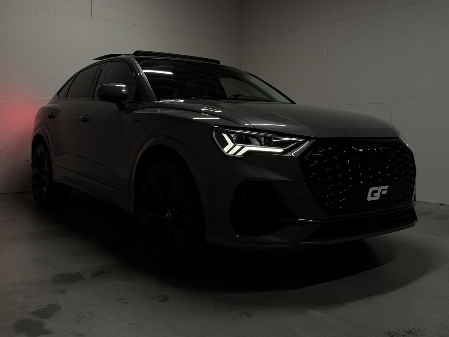 Audi Q3 45 TFSIe Black Edition S-line Pano Memory 360° Sfeer Virtual