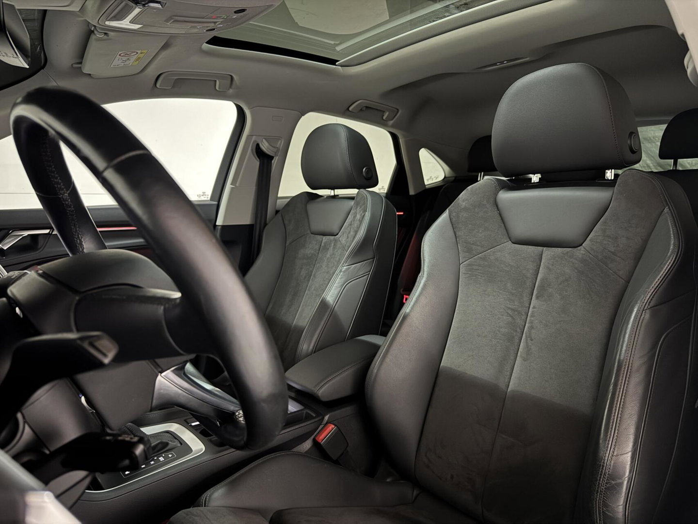 Audi Q3 45 TFSIe Black Edition S-line Pano Memory 360° Sfeer Virtual