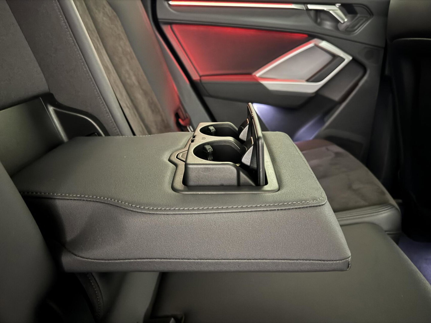 Audi Q3 45 TFSIe Black Edition S-line Pano Memory 360° Sfeer Virtual