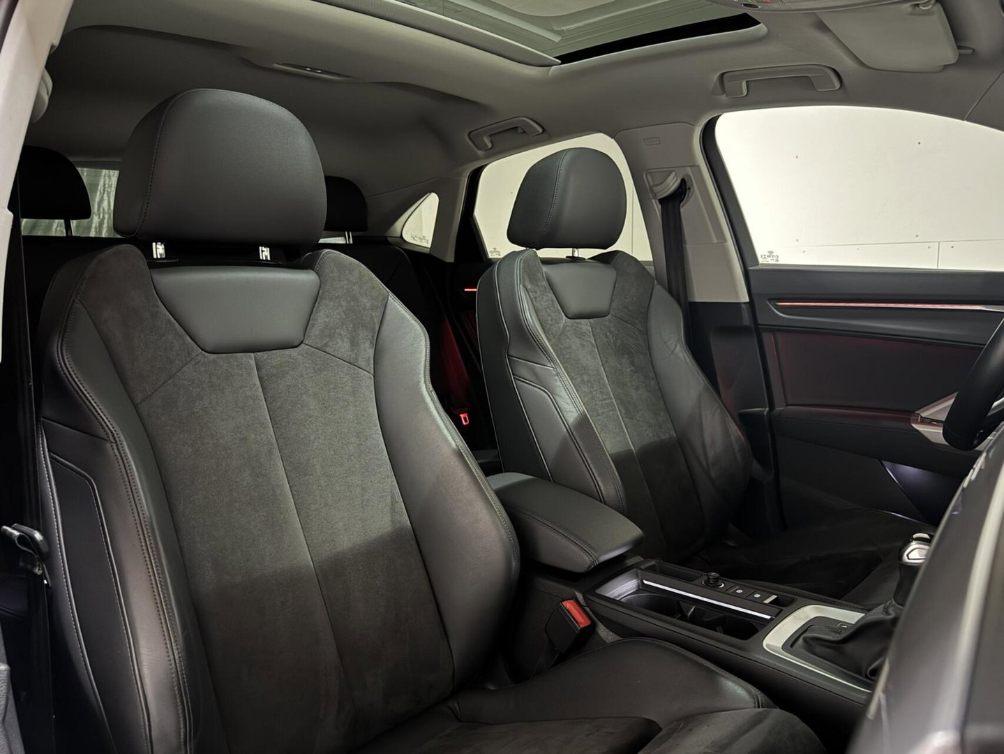 Audi Q3 45 TFSIe Black Edition S-line Pano Memory 360° Sfeer Virtual