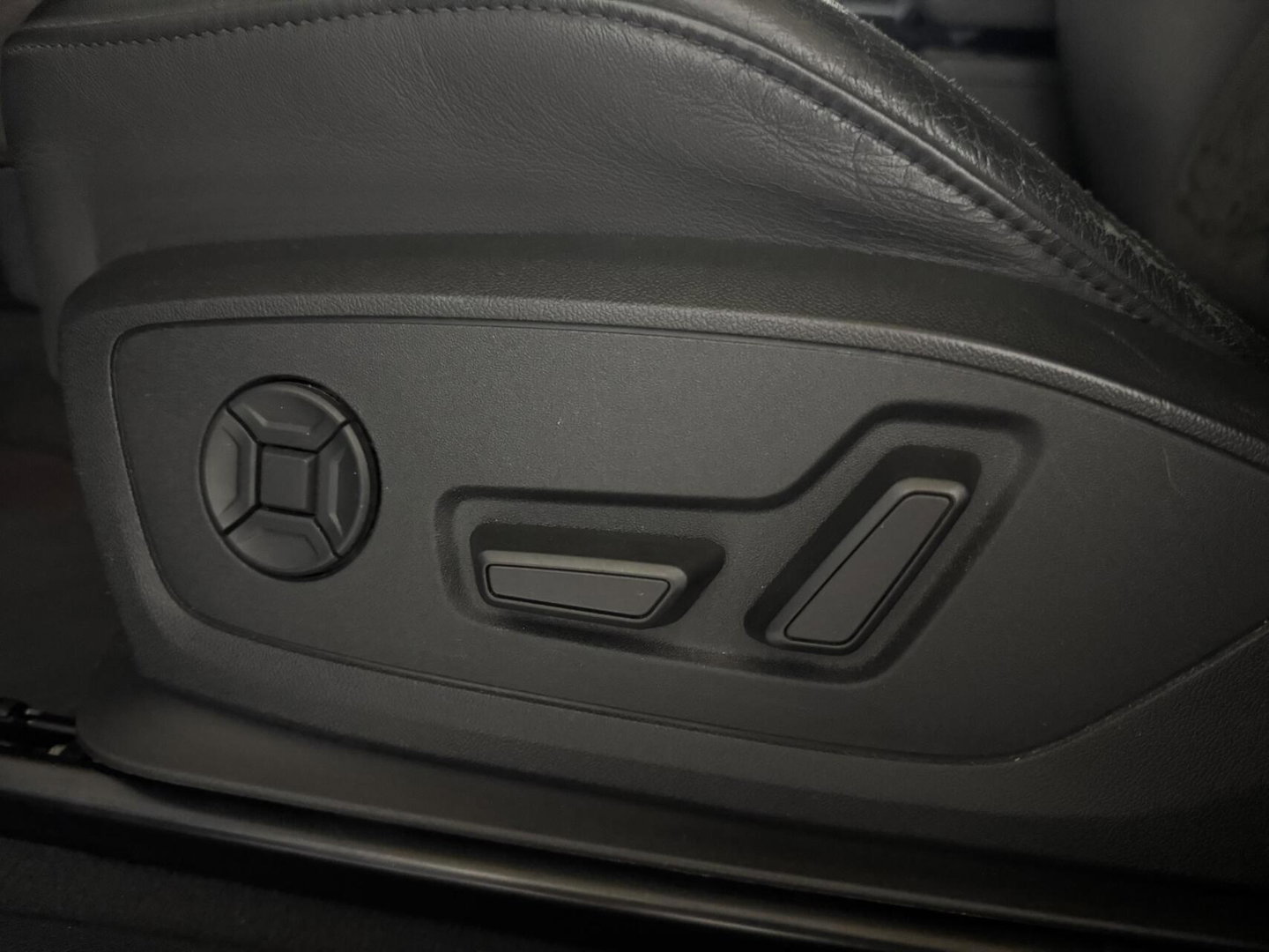Audi Q3 45 TFSIe Black Edition S-line Pano Memory 360° Sfeer Virtual