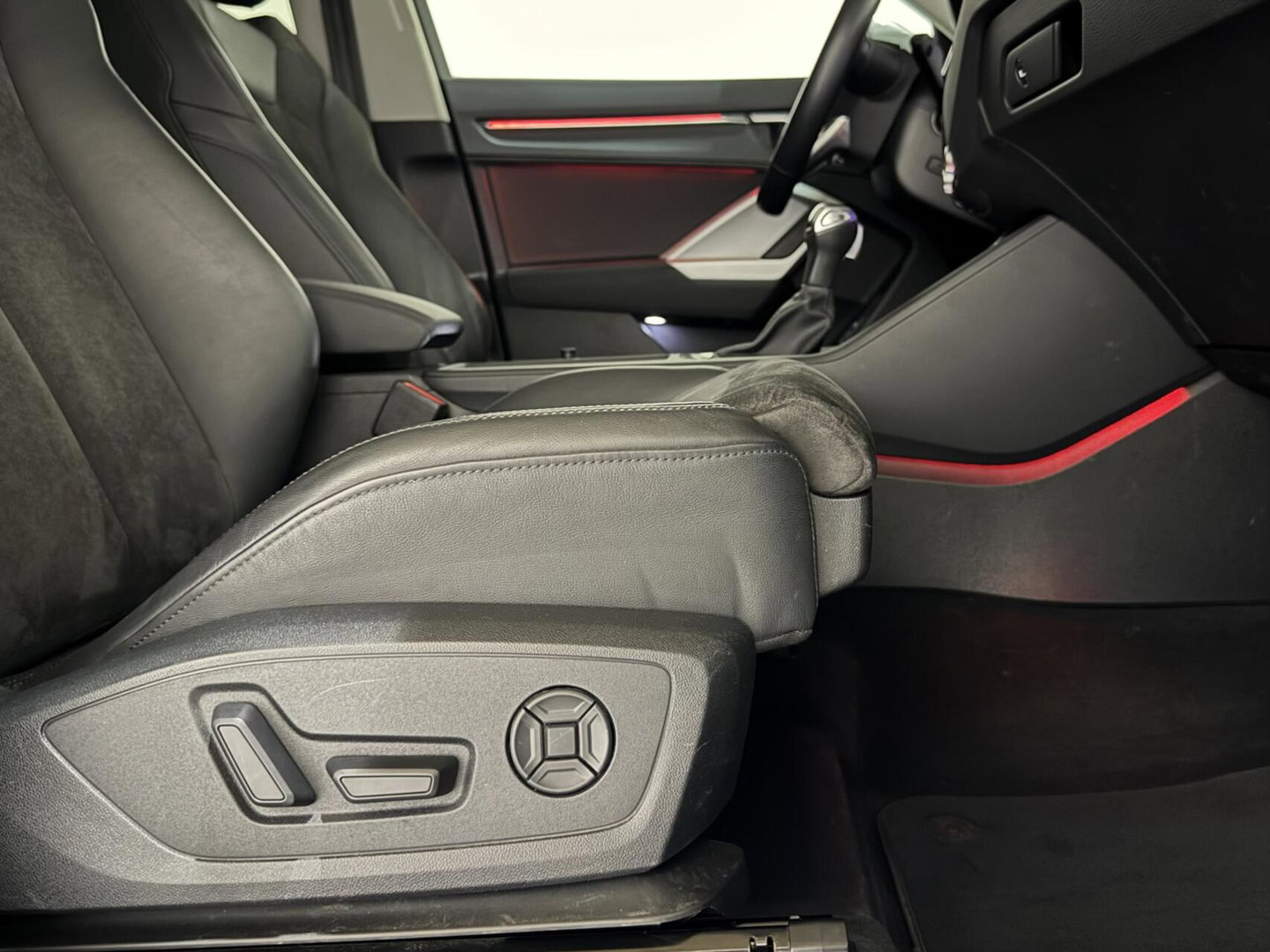 Audi Q3 45 TFSIe Black Edition S-line Pano Memory 360° Sfeer Virtual