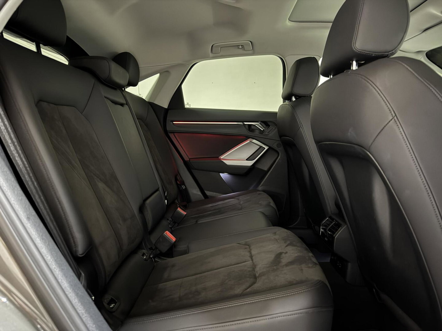 Audi Q3 45 TFSIe Black Edition S-line Pano Memory 360° Sfeer Virtual