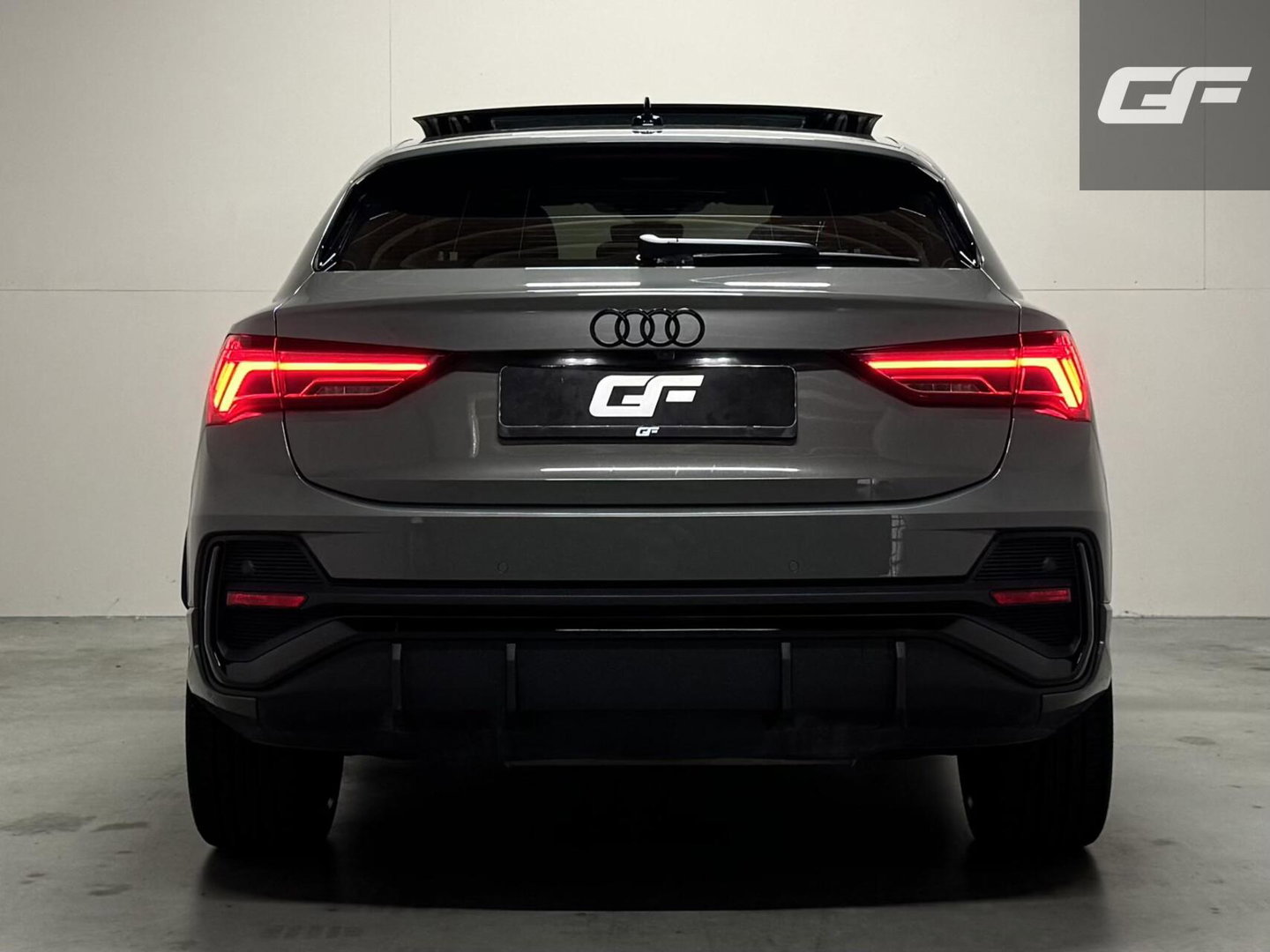 Audi Q3 45 TFSIe Black Edition S-line Pano Memory 360° Sfeer Virtual