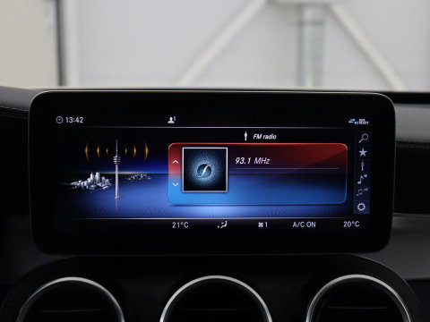 Mercedes-Benz C-Klasse Estate 300 e Business Solution AMG Limited | Panoramadak | Leder Exclusief | Burmester Surround | Stoelverwarming | Camera | Carplay | Dodehoek detectie | Navigatie | Full LED
