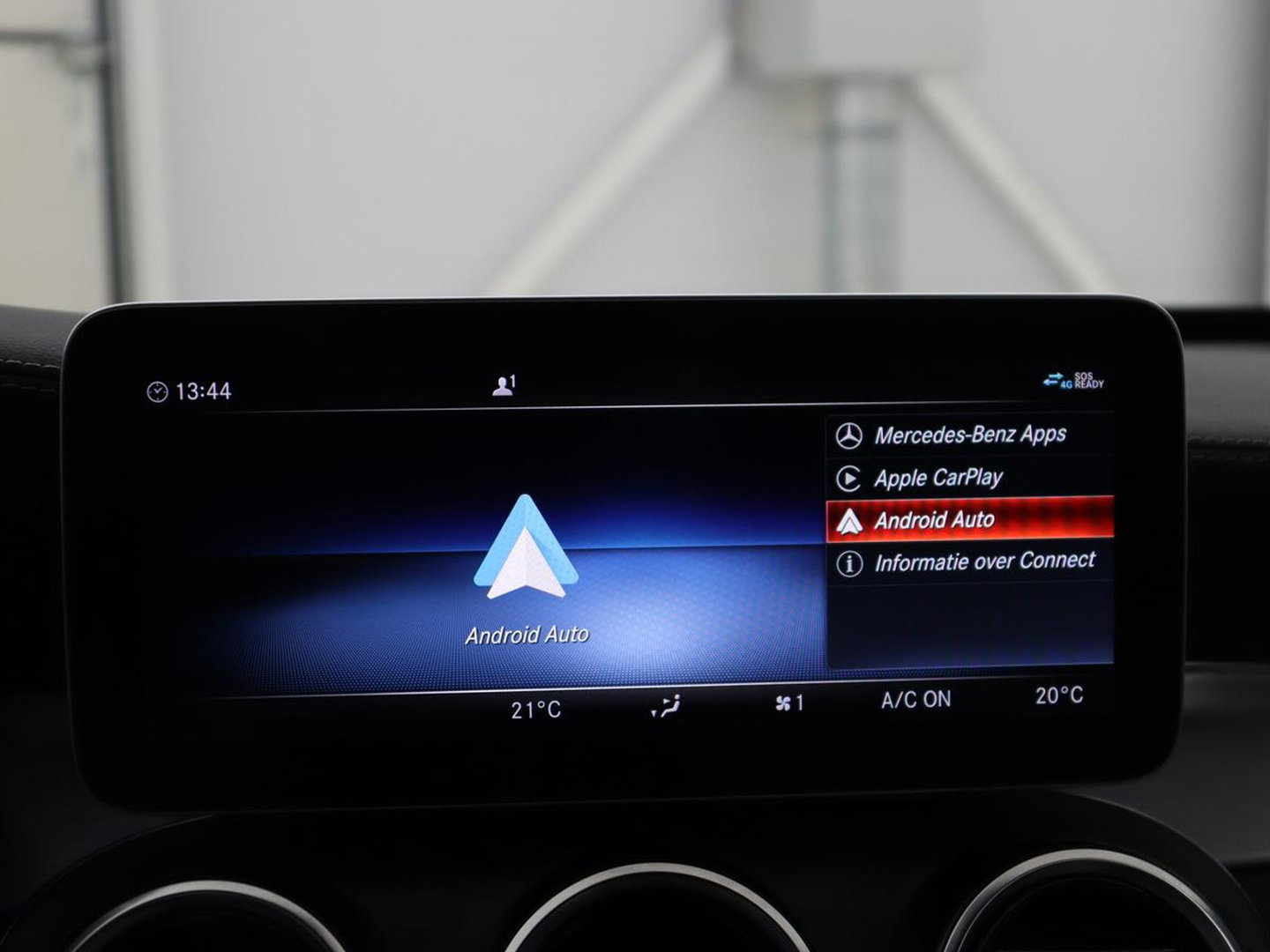 Mercedes-Benz C-Klasse Estate 300 e Business Solution AMG Limited | Panoramadak | Leder Exclusief | Burmester Surround | Stoelverwarming | Camera | Carplay | Dodehoek detectie | Navigatie | Full LED