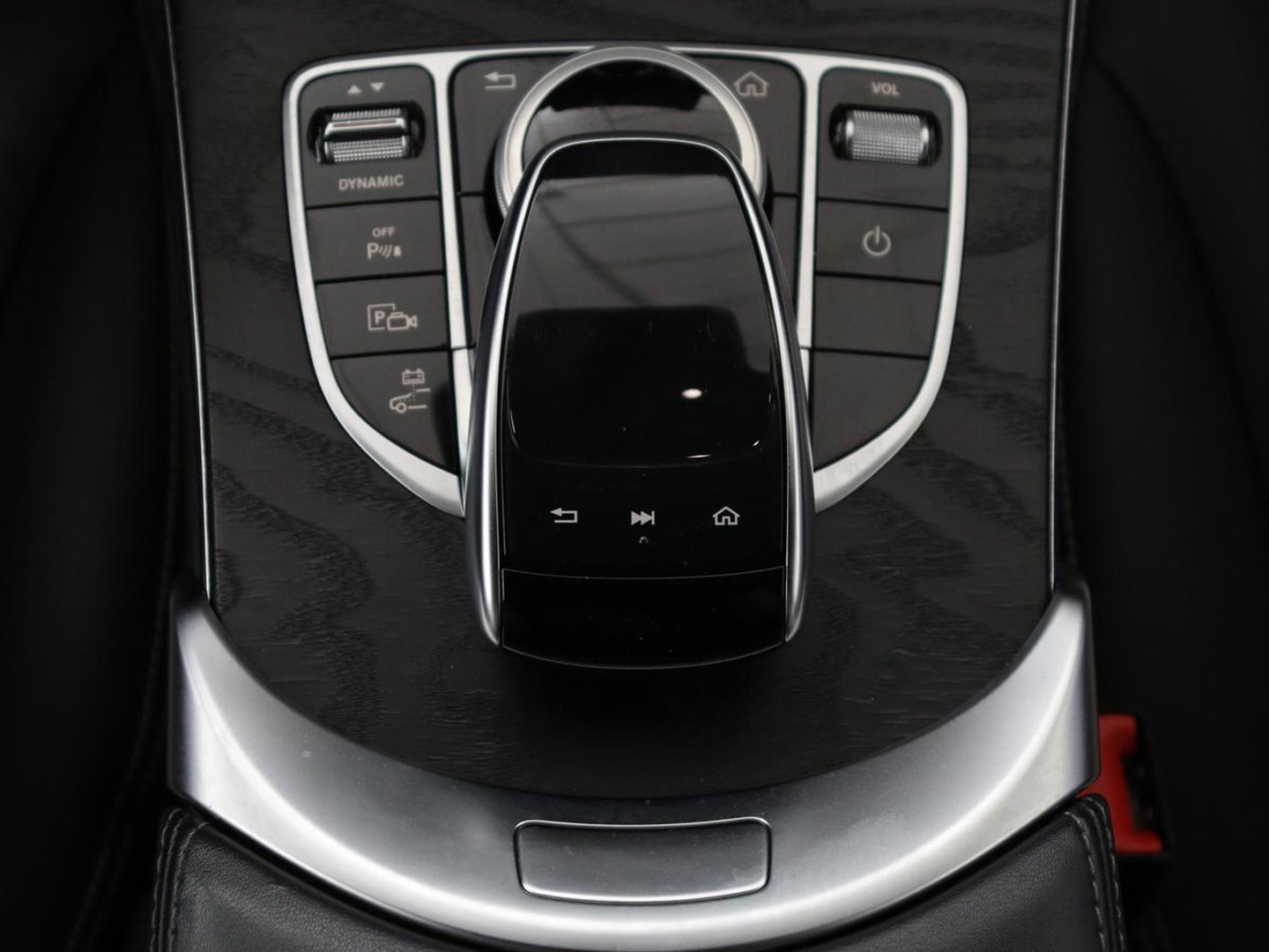 Mercedes-Benz C-Klasse Estate 300 e Business Solution AMG Limited | Panoramadak | Leder Exclusief | Burmester Surround | Stoelverwarming | Camera | Carplay | Dodehoek detectie | Navigatie | Full LED