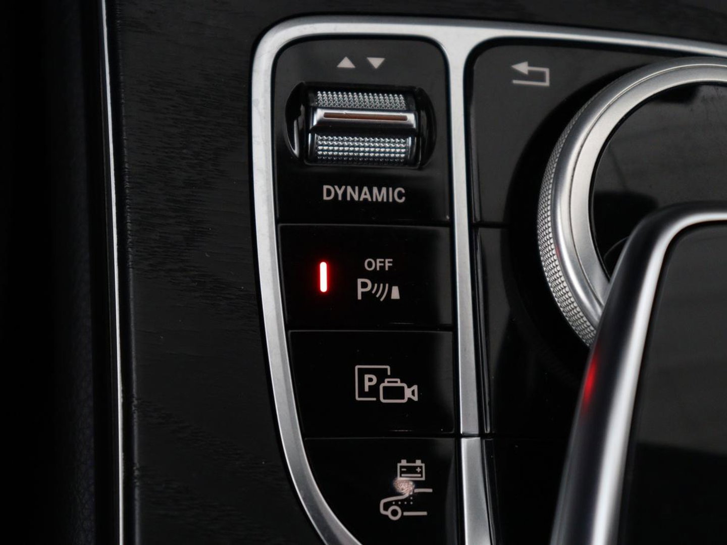 Mercedes-Benz C-Klasse 300e Avantgarde | Panoramadak | Leder Exclusief | Burmester Surround | Stoelverwarming | Camera | Carplay | Dodehoek detectie | Navigatie | Full LED