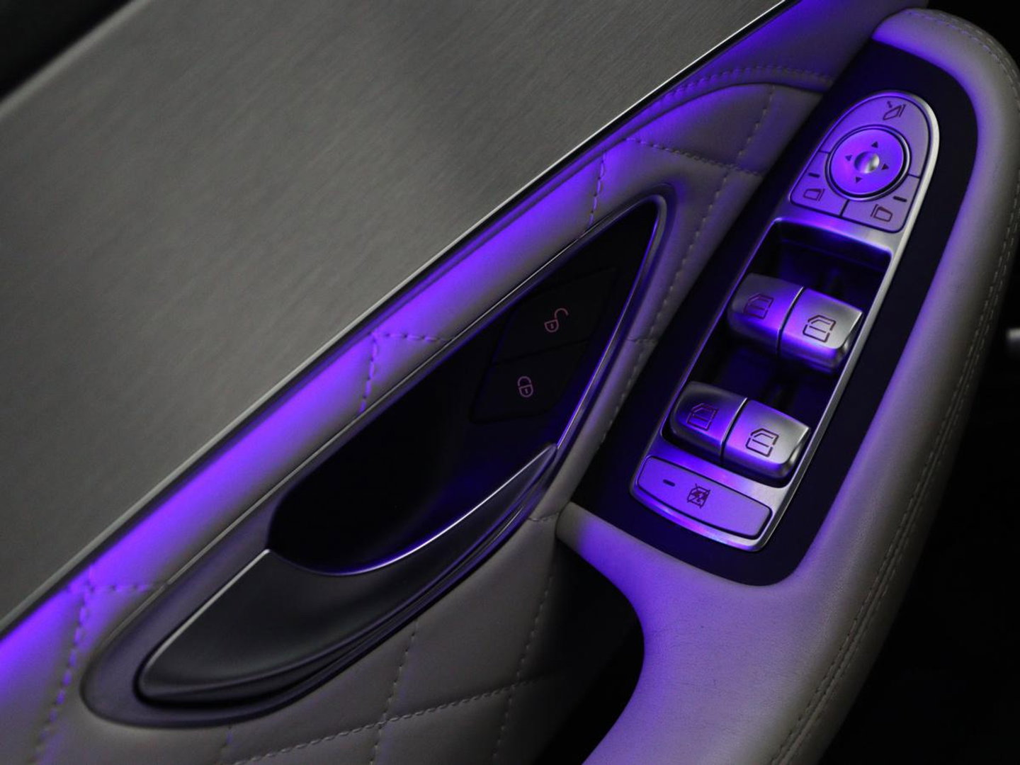 Mercedes-Benz C-Klasse Estate 300 e Business Solution AMG Limited | Panoramadak | Leder Exclusief | Burmester Surround | Stoelverwarming | Camera | Carplay | Dodehoek detectie | Navigatie | Full LED