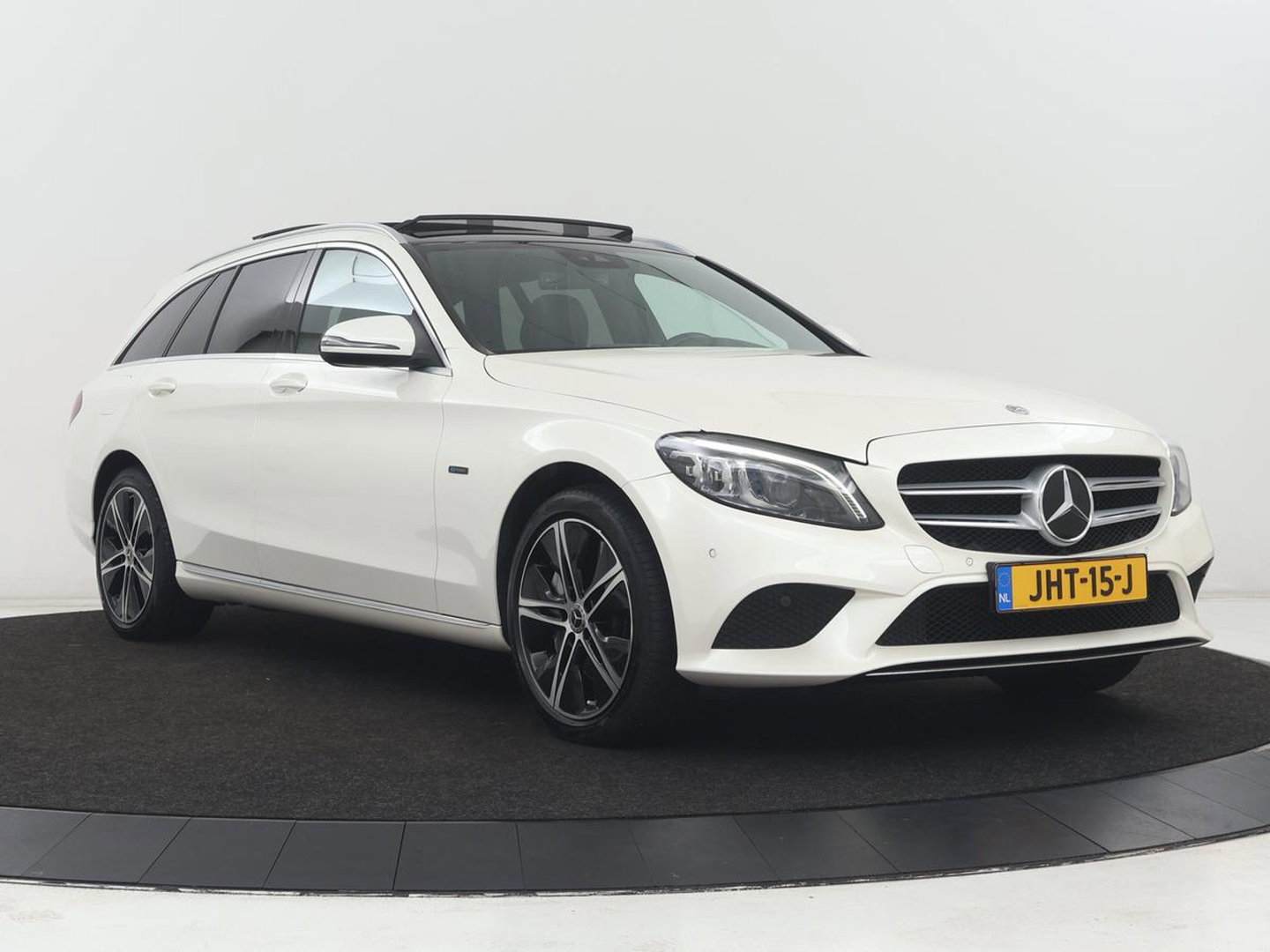 Mercedes-Benz C-Klasse Estate 300 e Business Solution AMG Limited | Panoramadak | Leder Exclusief | Burmester Surround | Stoelverwarming | Camera | Carplay | Dodehoek detectie | Navigatie | Full LED