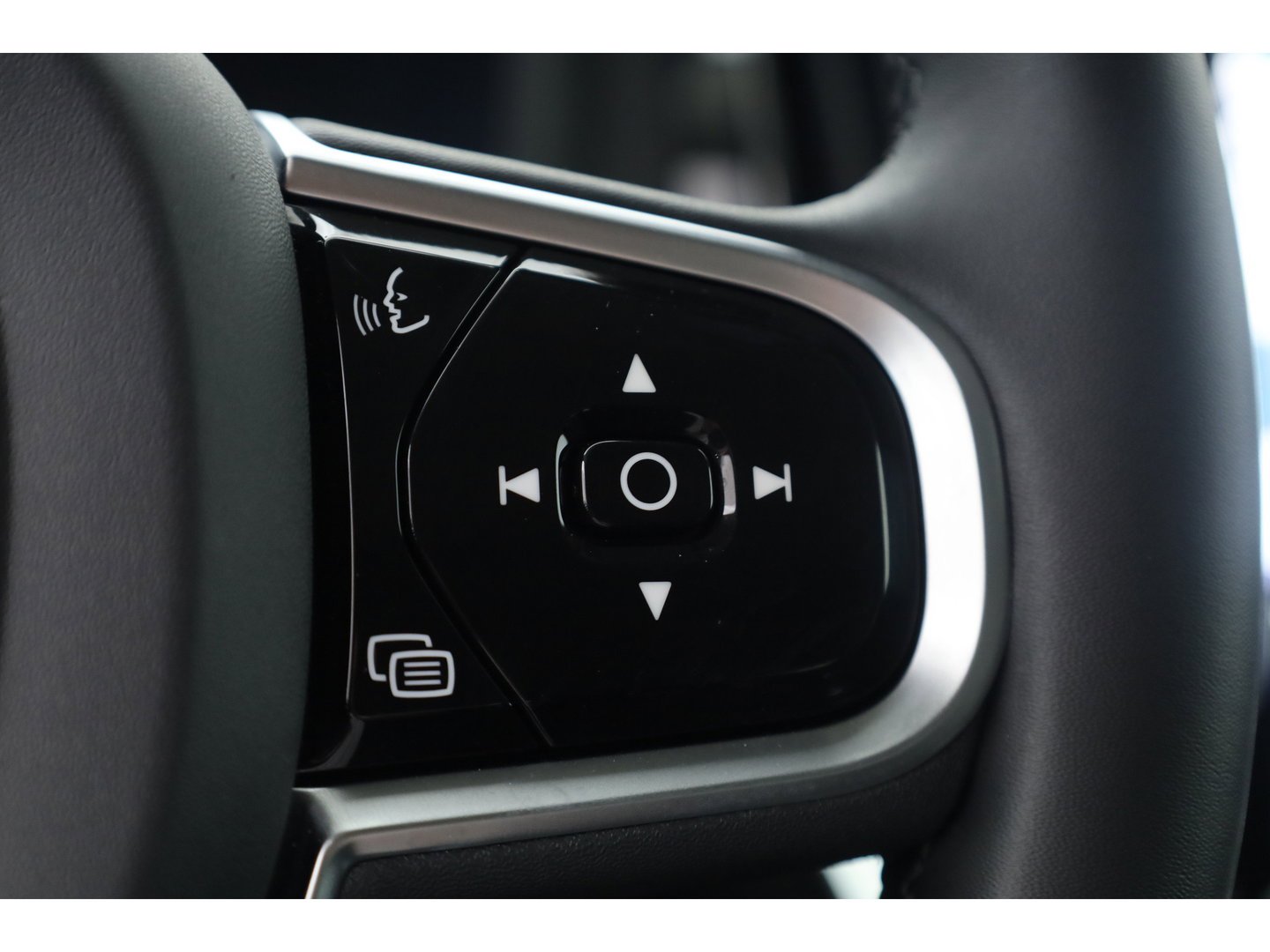 Volvo V60 2.0 T6 Plug-in hybrid AWD Plus Dark | Stoel 4 & Stuur Verwarming | achteruitrijcamera | Memory | 19" |