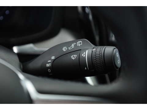 Volvo V60 2.0 T6 Plug-in hybrid AWD Plus Dark | Stoel 4 & Stuur Verwarming | achteruitrijcamera | Memory | 19" |