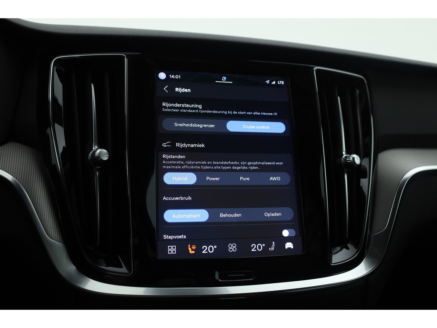 Volvo V60 2.0 T6 Plug-in hybrid AWD Plus Dark | Stoel 4 & Stuur Verwarming | achteruitrijcamera | Memory | 19" |
