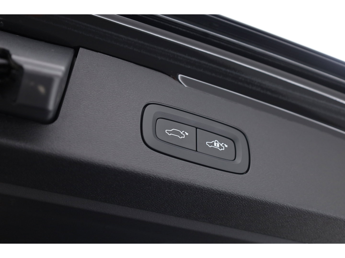 Volvo V60 2.0 T6 Plug-in hybrid AWD Plus Dark | Stoel 4 & Stuur Verwarming | achteruitrijcamera | Memory | 19" |