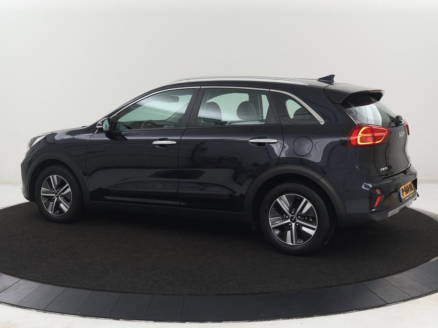 Kia Niro 1.6 GDi Hybrid DynamicLine | Carplay | Camera | Adaptive cruise | Digital cockpit | Half leder | Parkeerhulp | Navigatie | Climate control | DAB