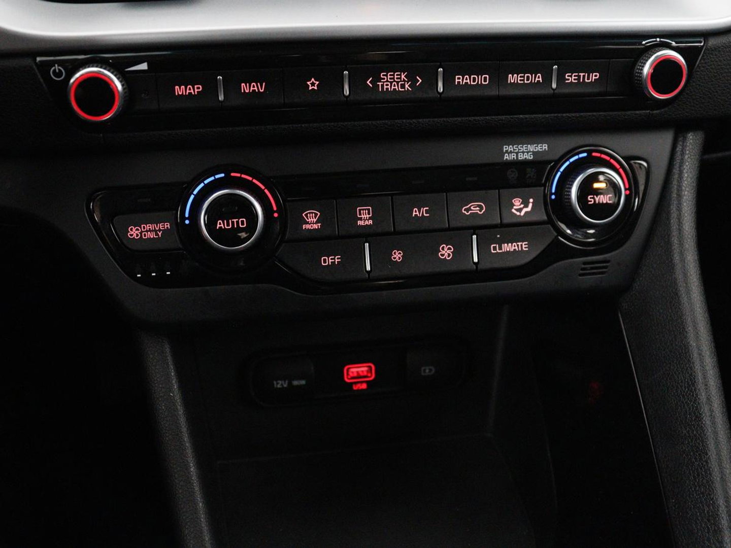 Kia Niro 1.6 GDi Hybrid DynamicLine | Carplay | Camera | Adaptive cruise | Digital cockpit | Half leder | Parkeerhulp | Navigatie | Climate control | DAB