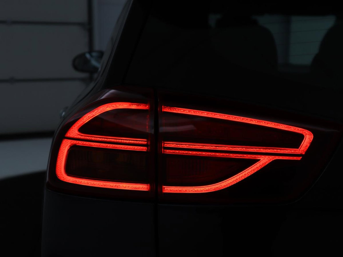 Kia Niro 1.6 GDi Hybrid DynamicLine | Carplay | Camera | Adaptive cruise | Digital cockpit | Half leder | Parkeerhulp | Navigatie | Climate control | DAB