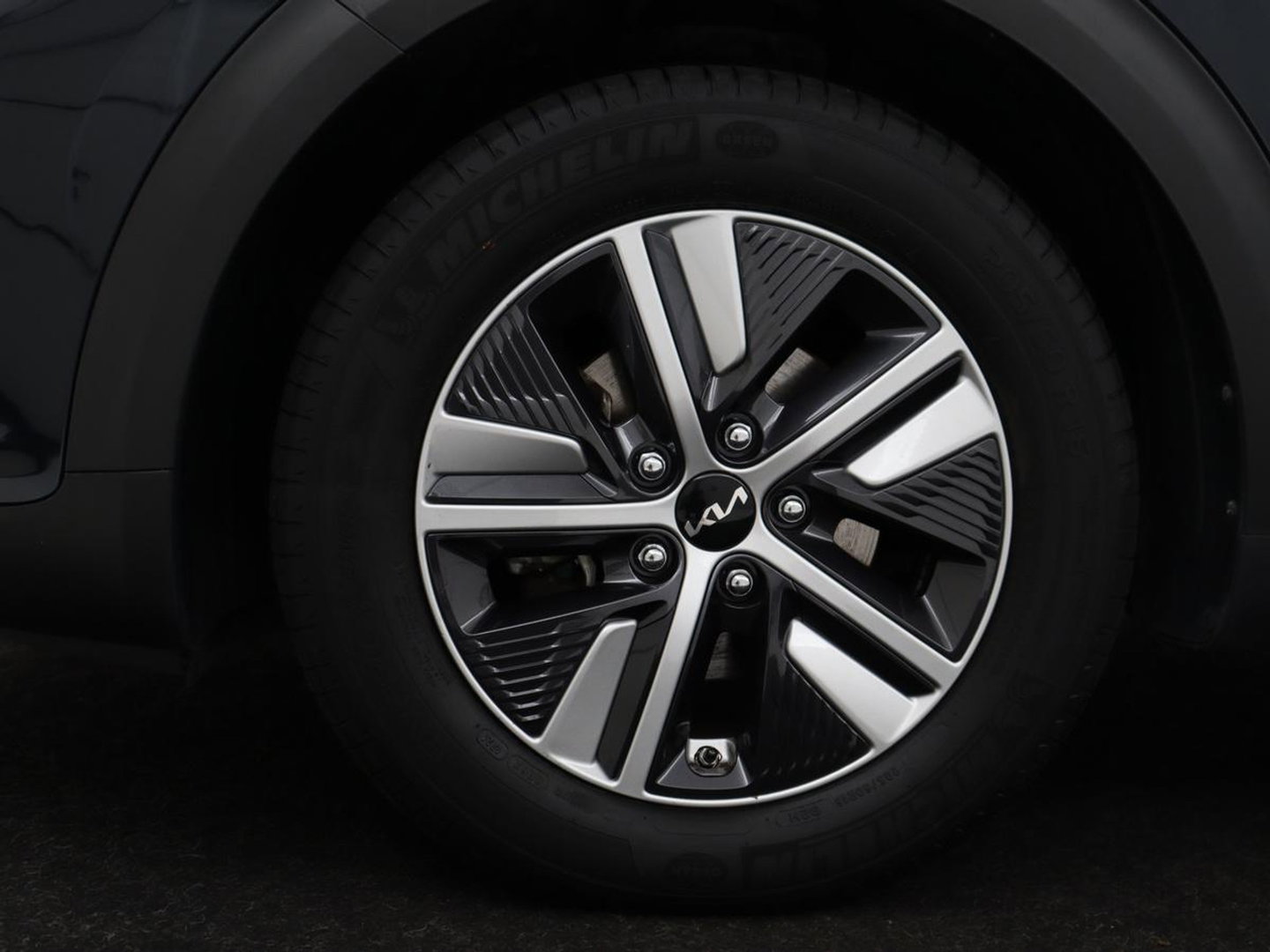 Kia Niro 1.6 GDi Hybrid DynamicLine | Carplay | Camera | Adaptive cruise | Digital cockpit | Half leder | Parkeerhulp | Navigatie | Climate control | DAB