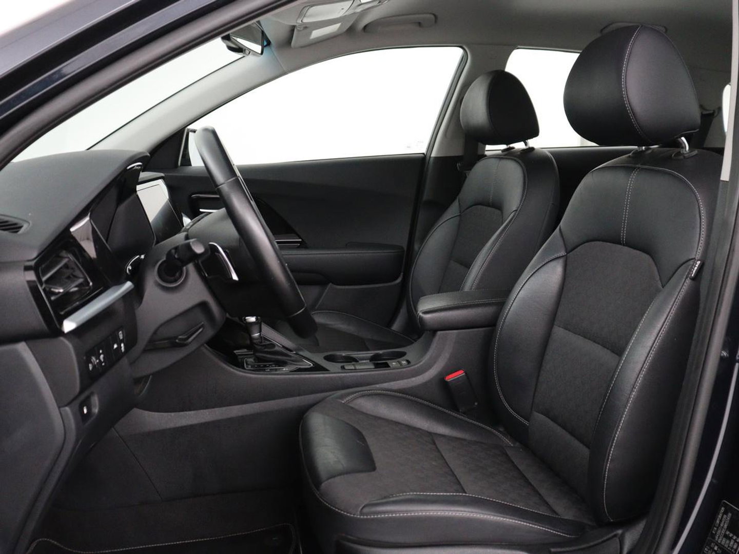 Kia Niro 1.6 GDi Hybrid DynamicLine | Carplay | Camera | Adaptive cruise | Digital cockpit | Half leder | Parkeerhulp | Navigatie | Climate control | DAB