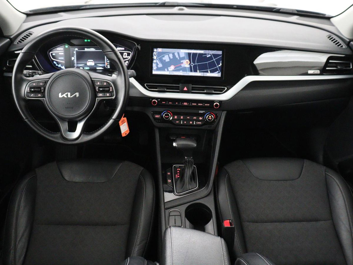 Kia Niro 1.6 GDi Hybrid DynamicLine | Carplay | Camera | Adaptive cruise | Digital cockpit | Half leder | Parkeerhulp | Navigatie | Climate control | DAB